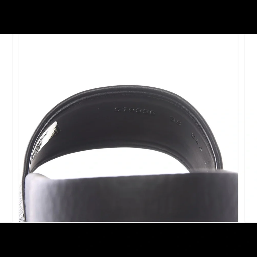 Authentic Gucci Men slides size 6/women size 8